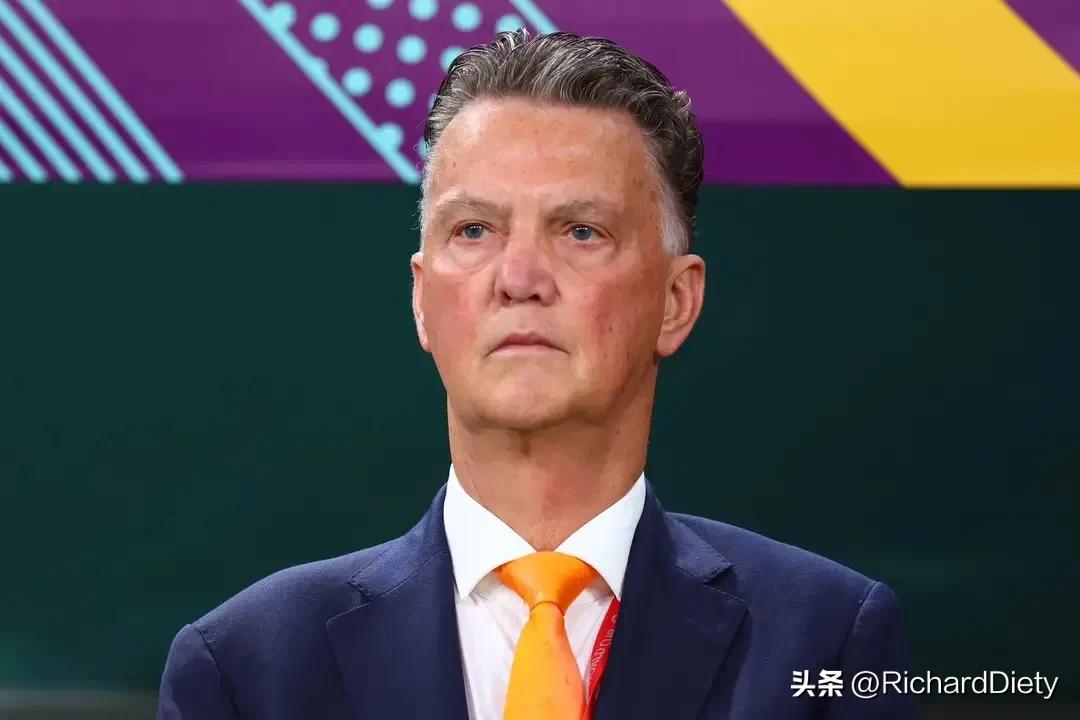 范加尔荷兰2:0挪威晋级世界杯,荷兰队范加尔新战术