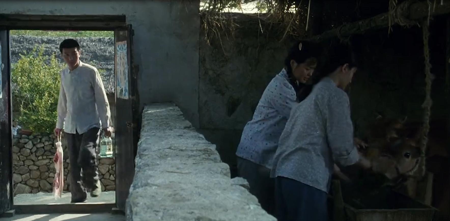 人性与欲望交织的*理片伦**，男人娶了村长的女儿，婚后让她独守空房