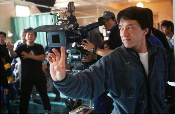 成龙的接吻戏,成龙第一次演亲吻戏