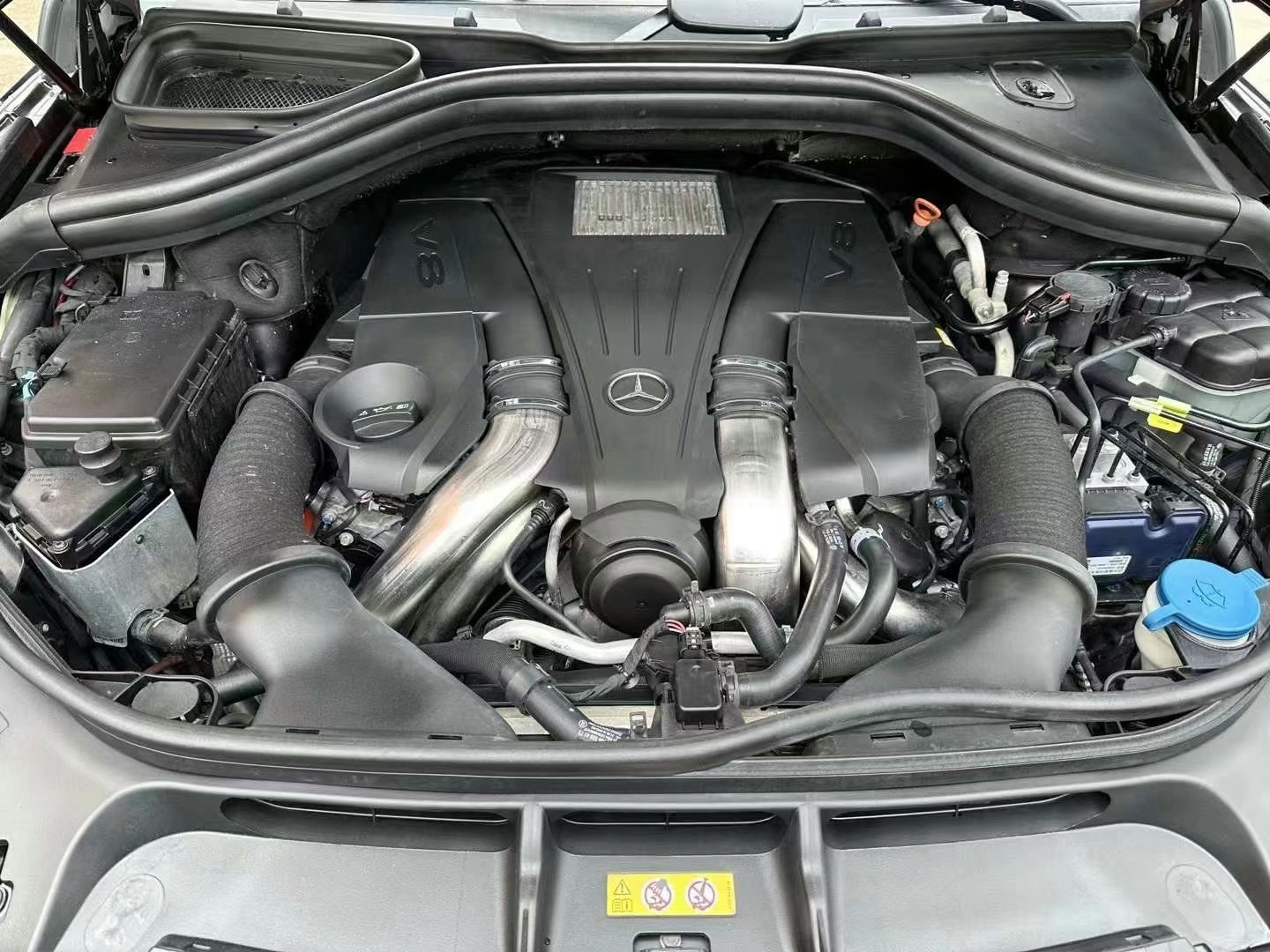 浙江小伙花23万买了一台奔驰GL550去旅行，女朋友：我们结婚吧。