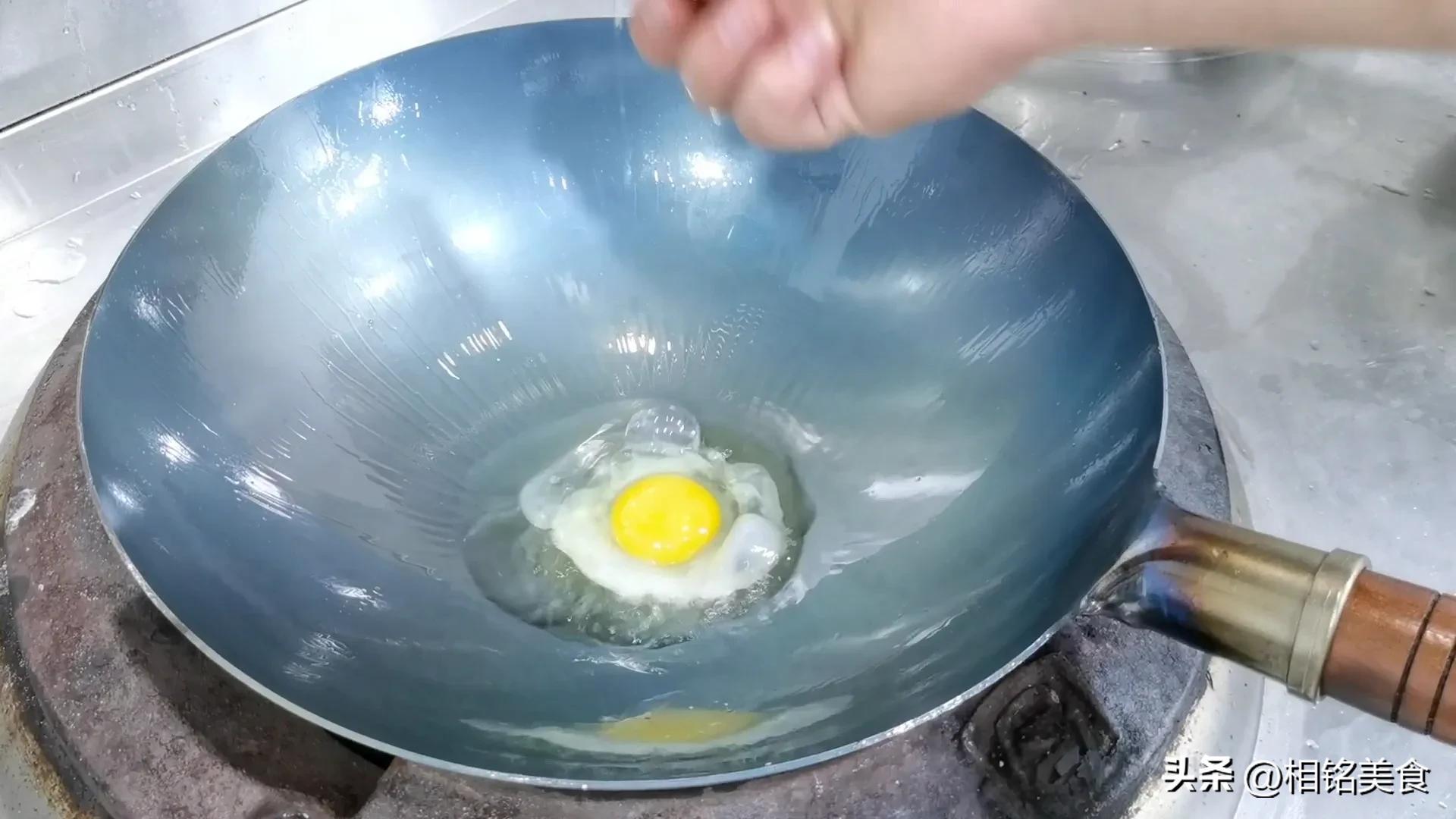 新铁锅怎样开锅小妙招视频,不粘锅的铁锅最佳开锅方法