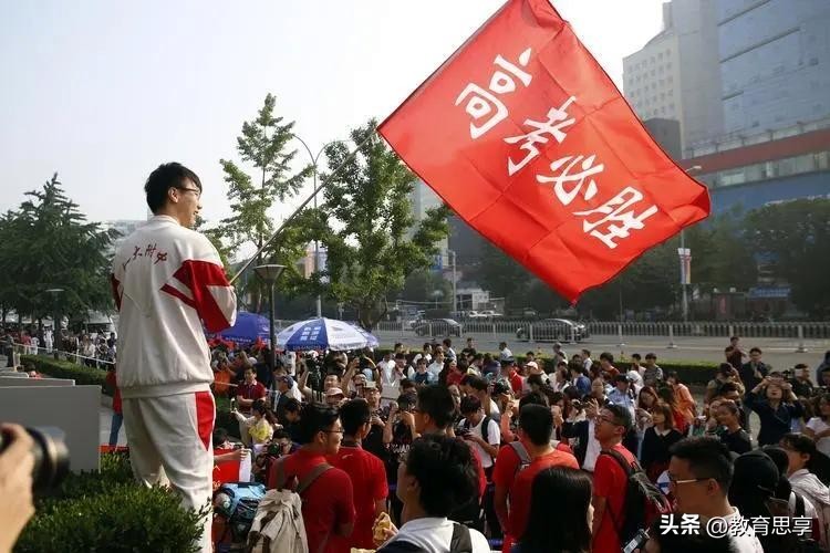 高考试题是怎样出的,高考试卷是怎么形成的