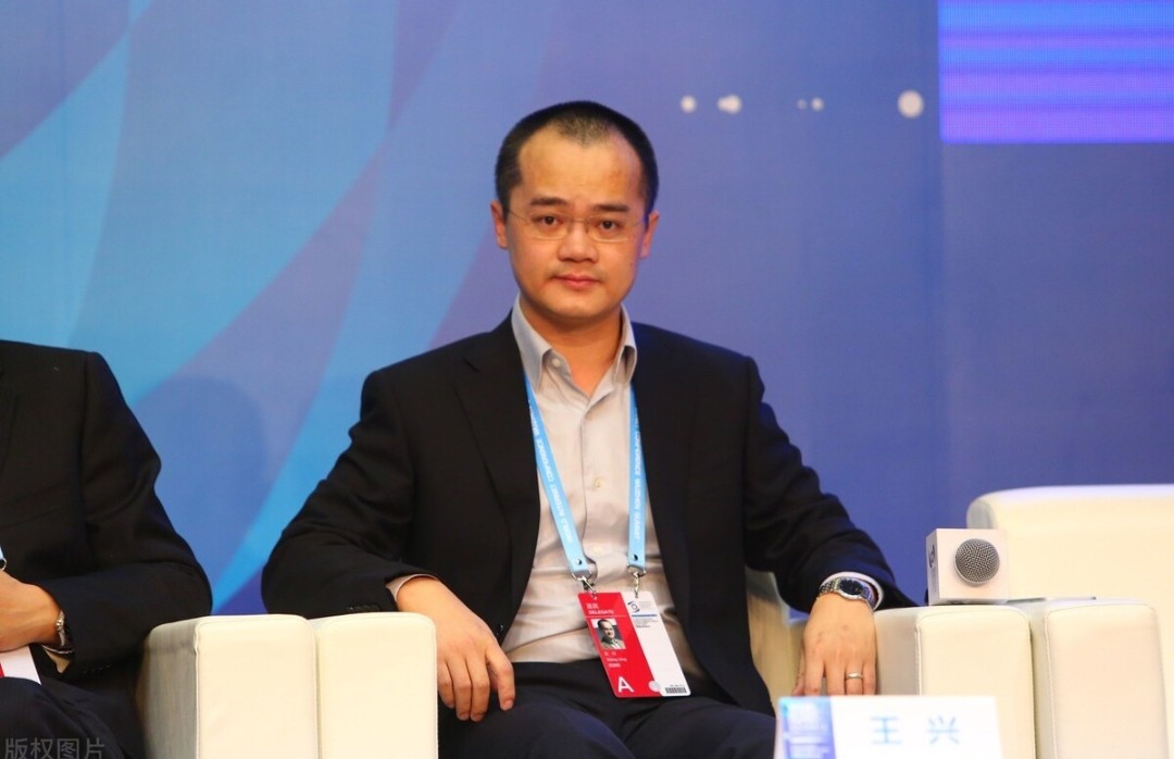 美团王兴20亿收购光年之外,正式进军ai，上铺兄弟王慧文只得一元