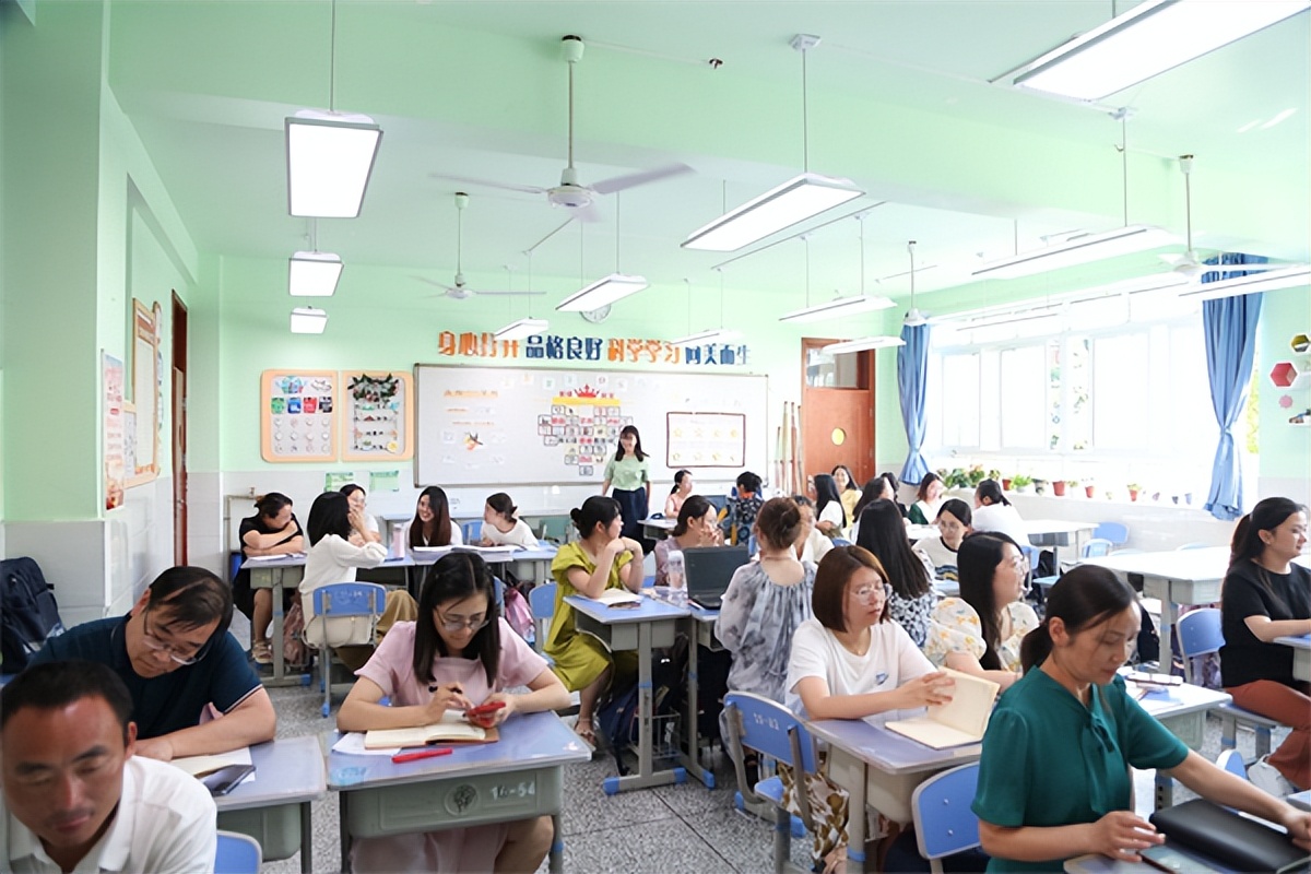 新入职老师感悟分享,对于教师入职指南的认识和体会