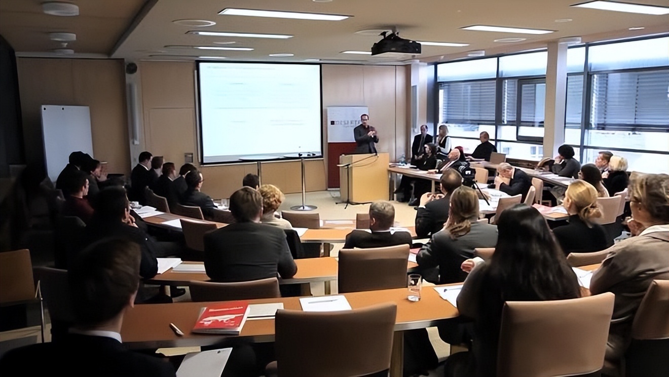 中国哪里的沙漠适合光伏发电,中国沙漠发电量