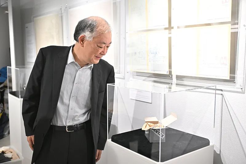 索尼a6000和富士xt100哪个好,索尼a6000和富士xt10对比