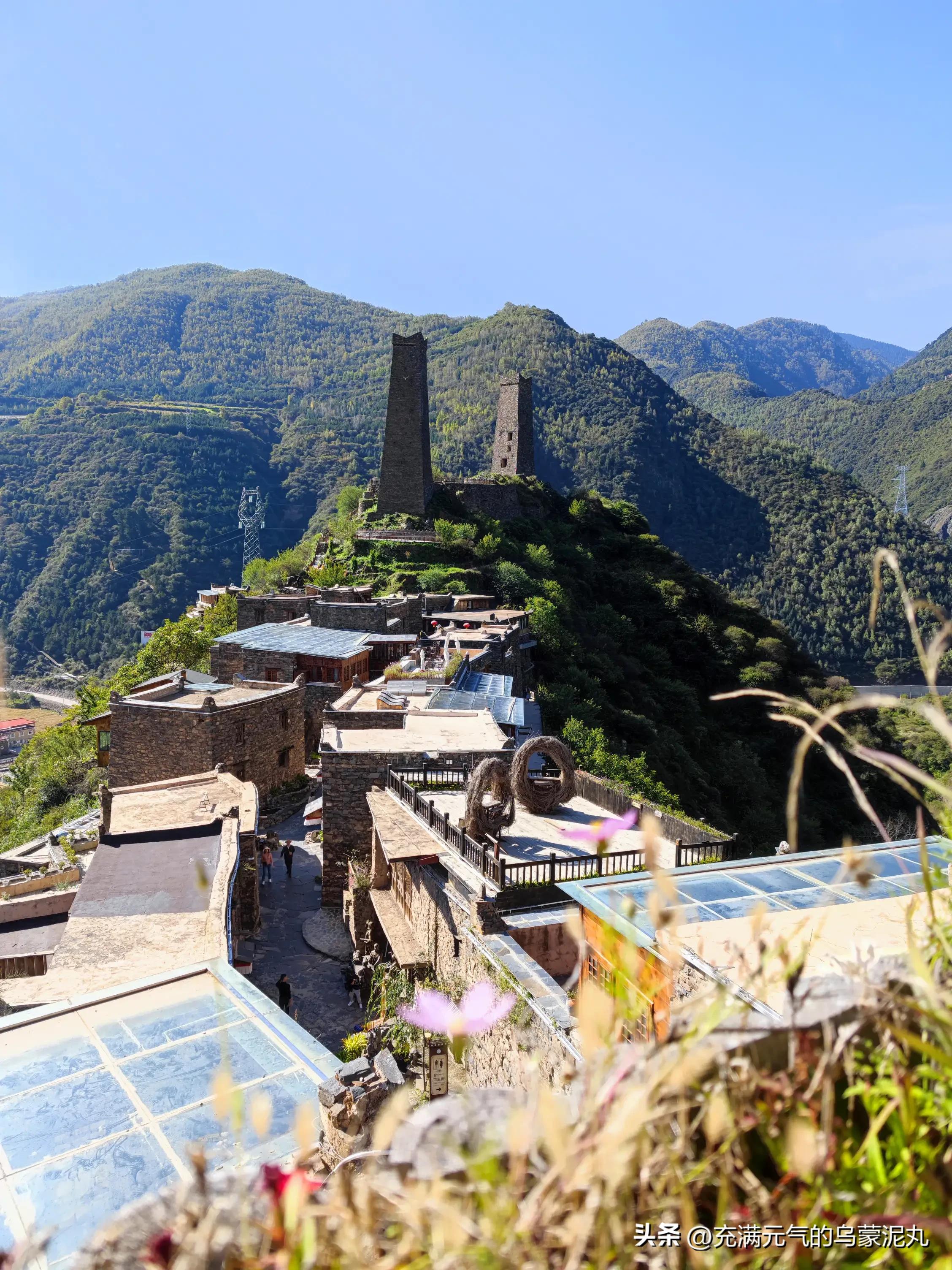 山村轶事：口号，现实反讽，“对唱山歌”与一对饥渴的野鸳鸯