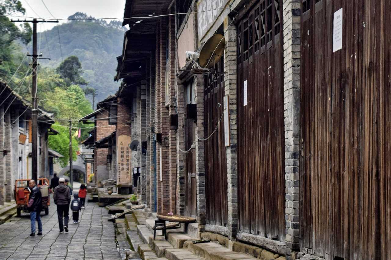 乐山异国风情打卡新去处,乐山游玩攻略及人文风情