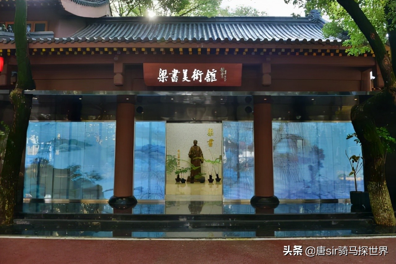 深藏于南昌城内的惊艳，好似上帝手中被打翻的调色盘，令人沉醉