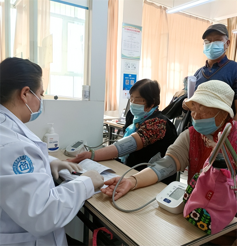 长期吃丹参片血管失去弹性,60岁老人吃丹参片