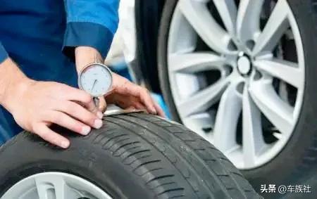 摩托车轮胎野外漏气修补,车轮胎嘴子漏气怎么修补