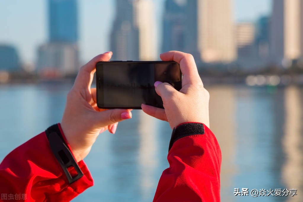 手机的音量键有时候会自己关闭,手机音量键和开关键有什么功能