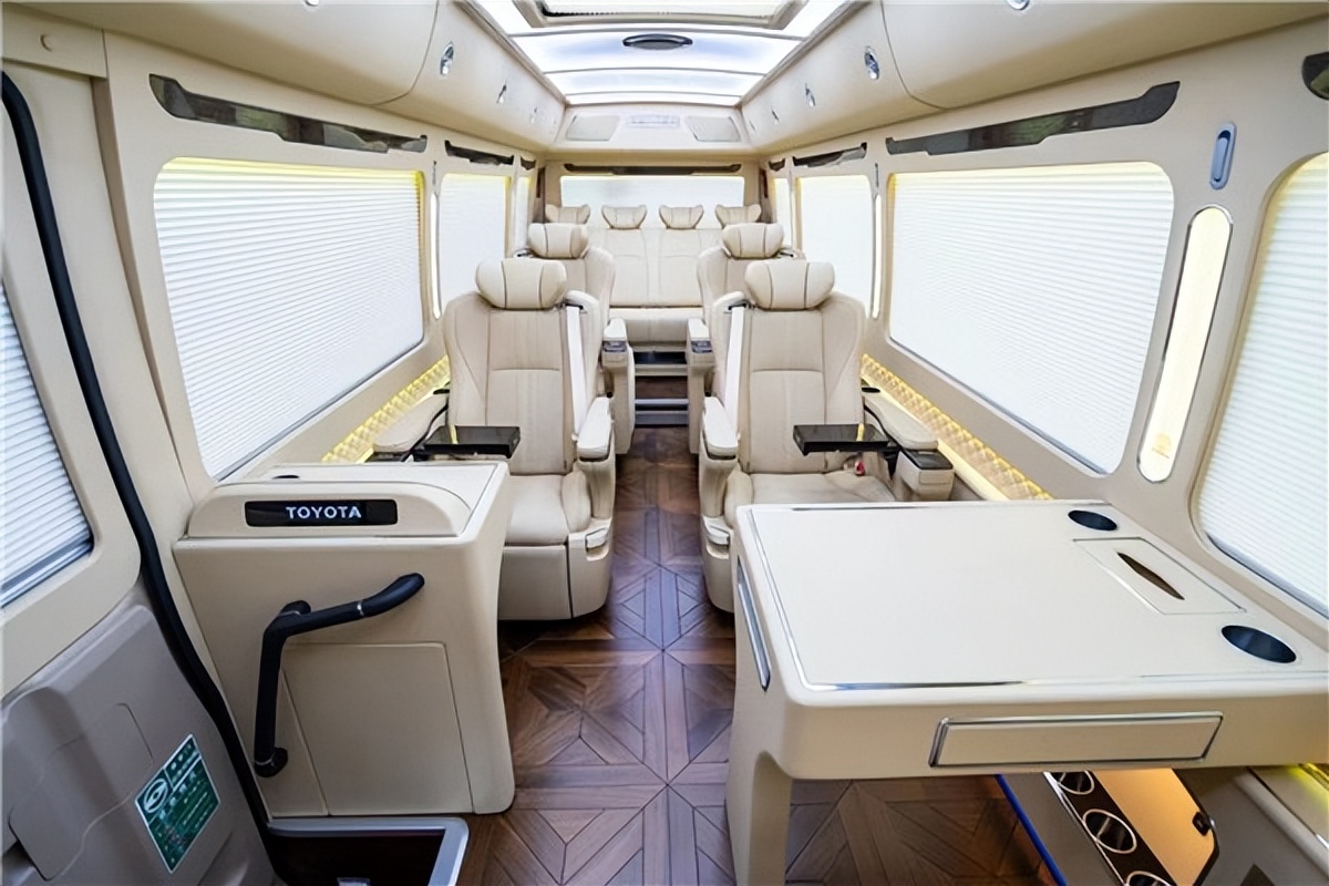 丰田考斯特12座价格考斯特4.0L六缸豪华中巴