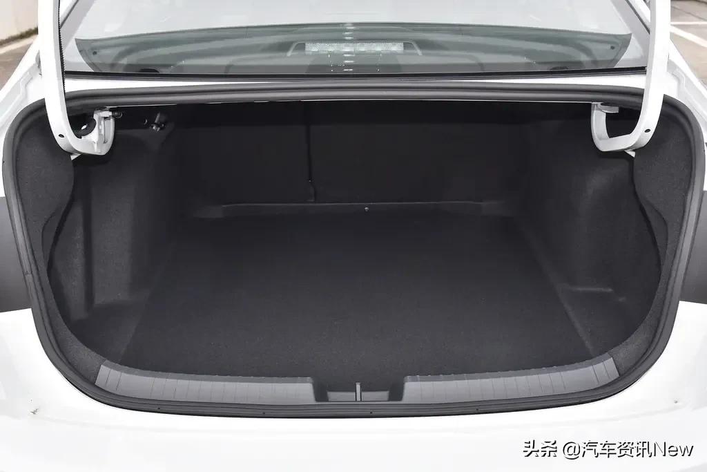 一汽大众速腾卓越版价格,速腾卓越版s挡驾驶