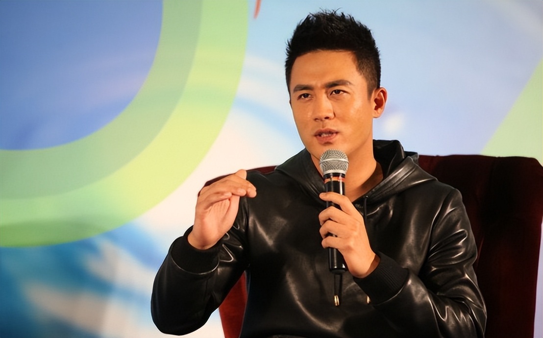 杜淳与王灿及孩子现状,杜淳晒与王灿家庭合影