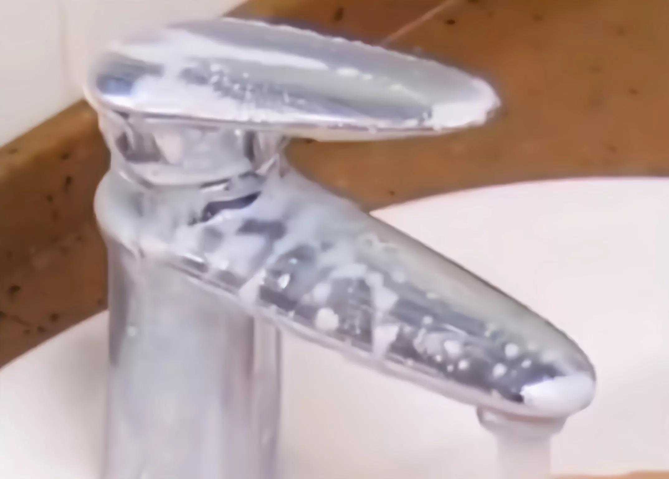 只用小苏打和白醋做胶水,不用小苏打光用牙膏做胶水