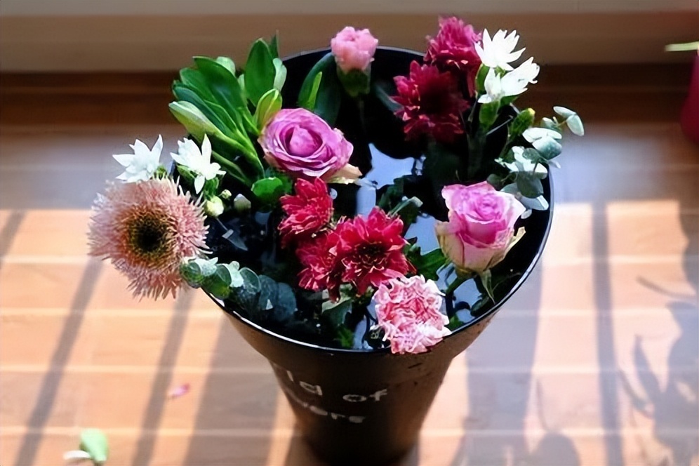 玫瑰花收到了怎么保存,收到玫瑰花怎么保存更长久