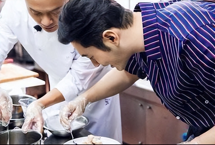 上海国际电影节红毯黄晓明,上海电影节黄晓明完整版