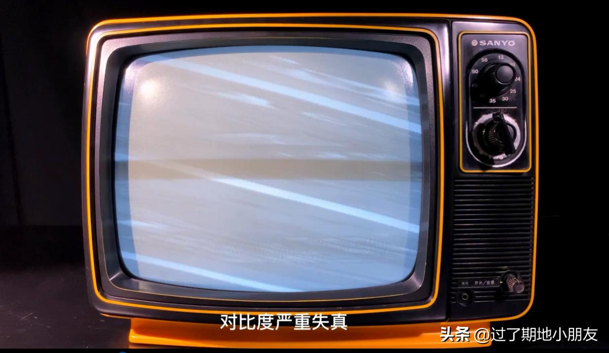 家庭的第一台电视机,家里买了第一台电视机图片