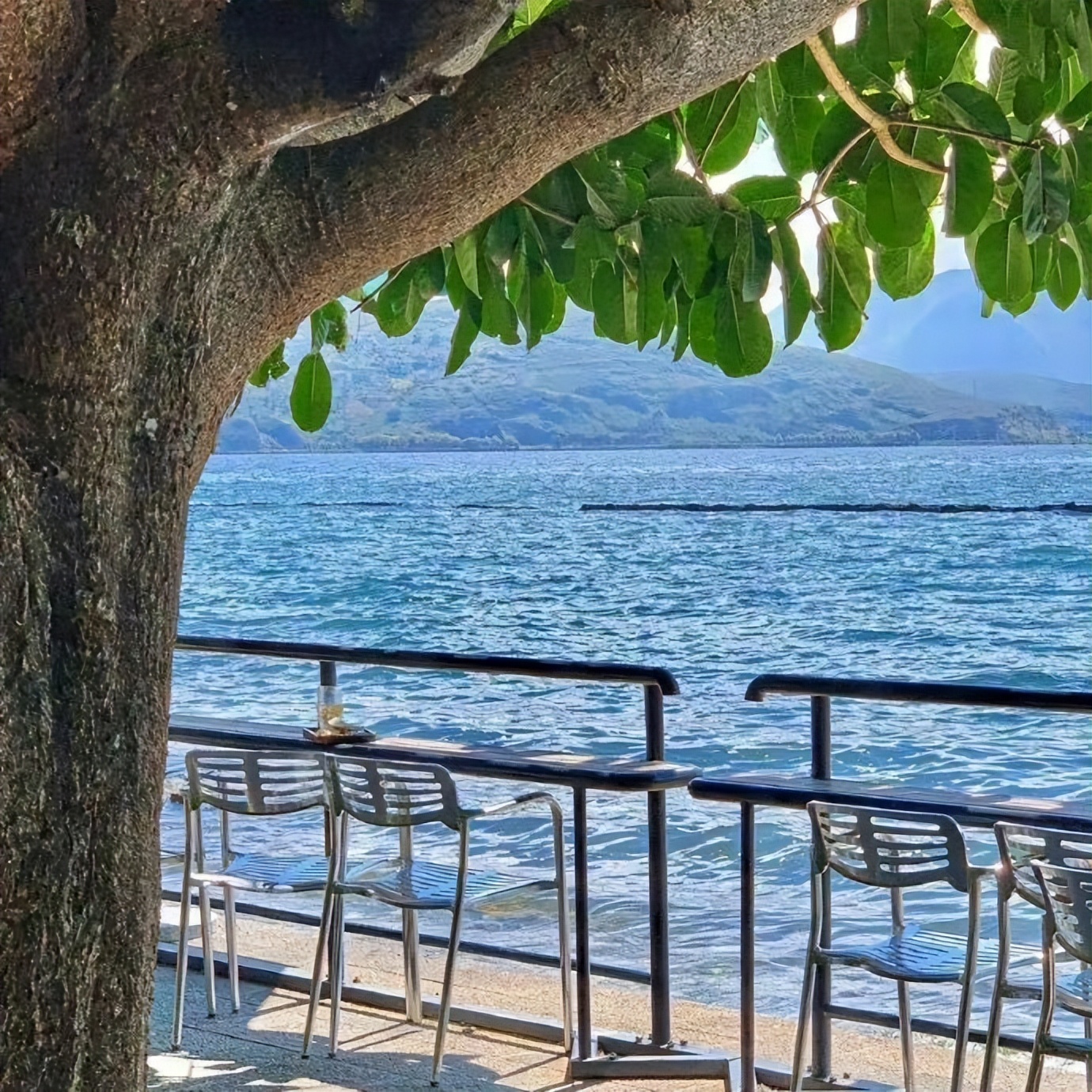 四年感情想分手却舍不得,感情很累又舍不得分手