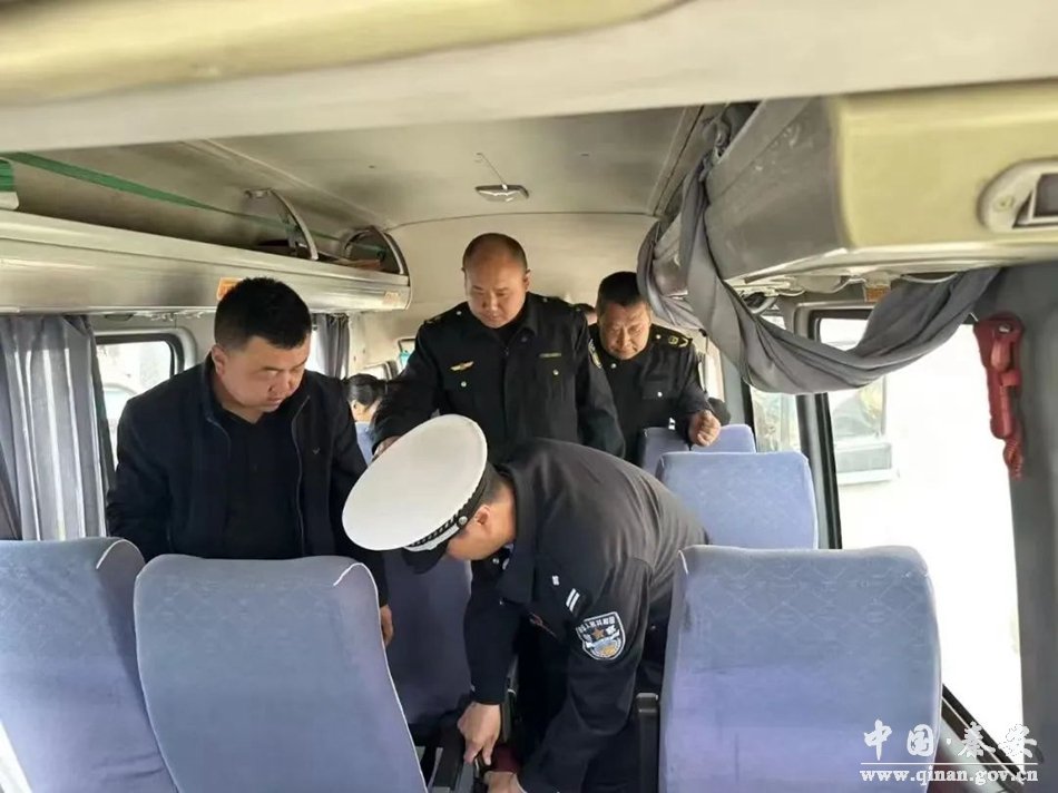 秦安县公安局交警大队圆满完成2023年“五一”假期交通安保工作