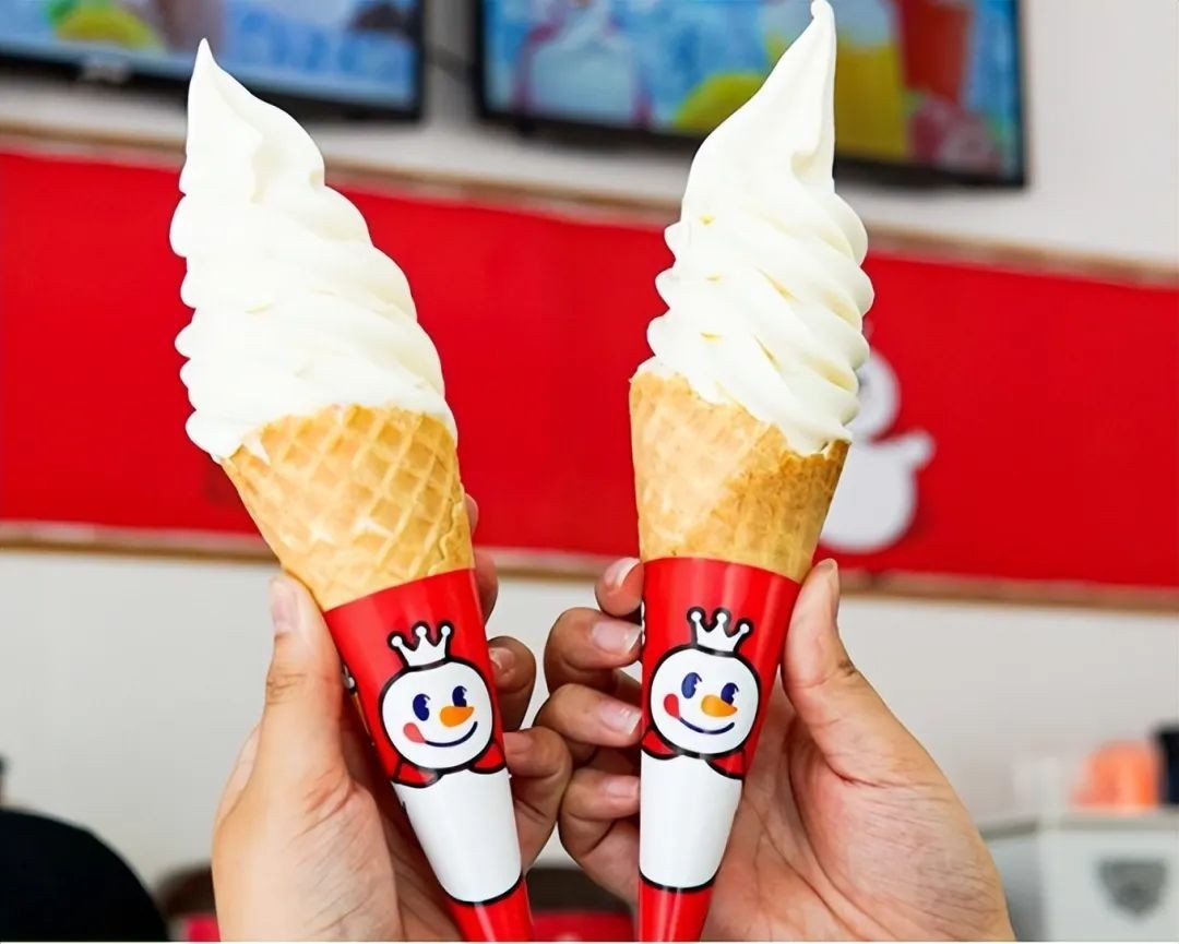 他，靠1块钱的冰淇淋，做出200亿的奶茶帝国，却被黑上热搜，为啥