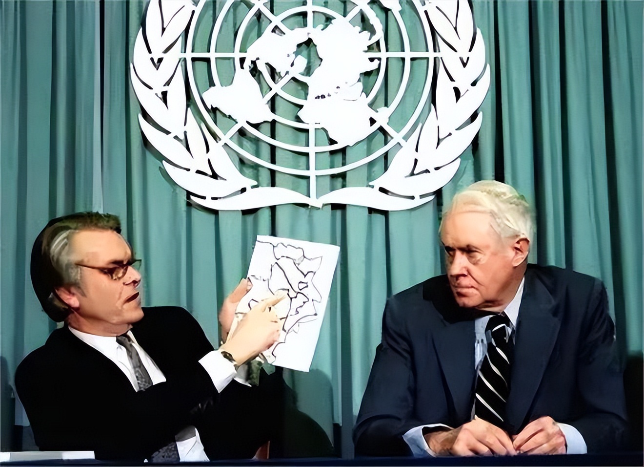 涓囨柉1977,涓囨柉璁垮崕