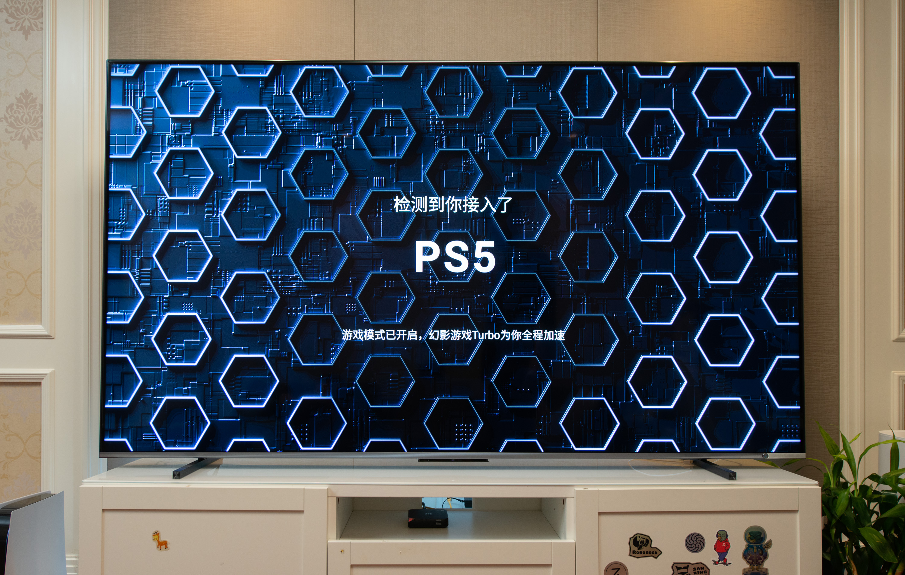 碎屏的电视机,家里电视碎屏了