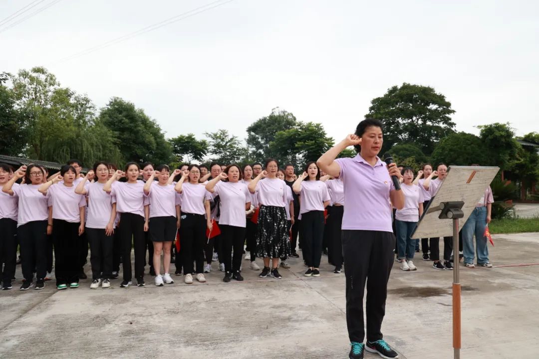 开展七一主题党日活动方案,迎七一主题党日活动的美篇