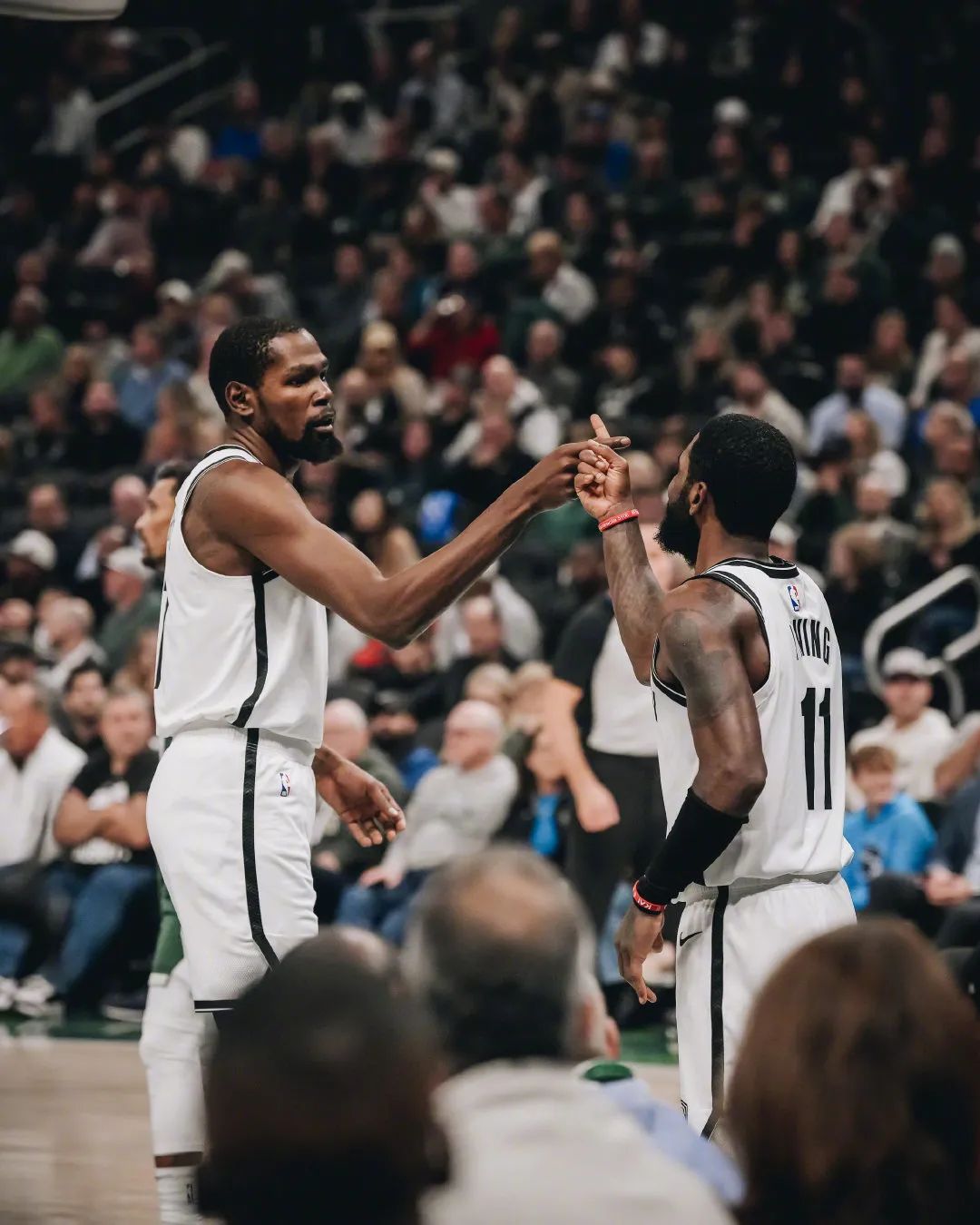 逗妹吐槽：莱万原来是想拿欧联冠军？这在拜仁确实做不到