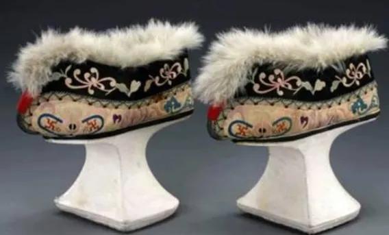 清朝花盆底鞋的演变,清朝花盆鞋谁发明的