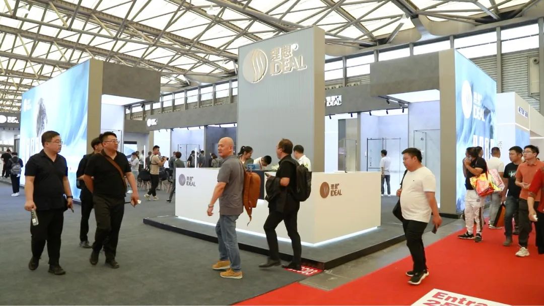 理想卫浴蓝色卫浴首次同台亮相上海厨卫展丨成为众人聚焦中心