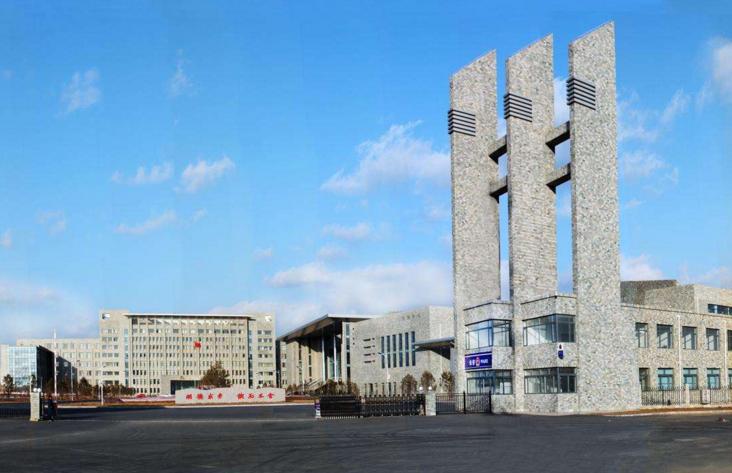 校名看似不起眼的大学，学生进入国企的几率却很大，值得考生参考