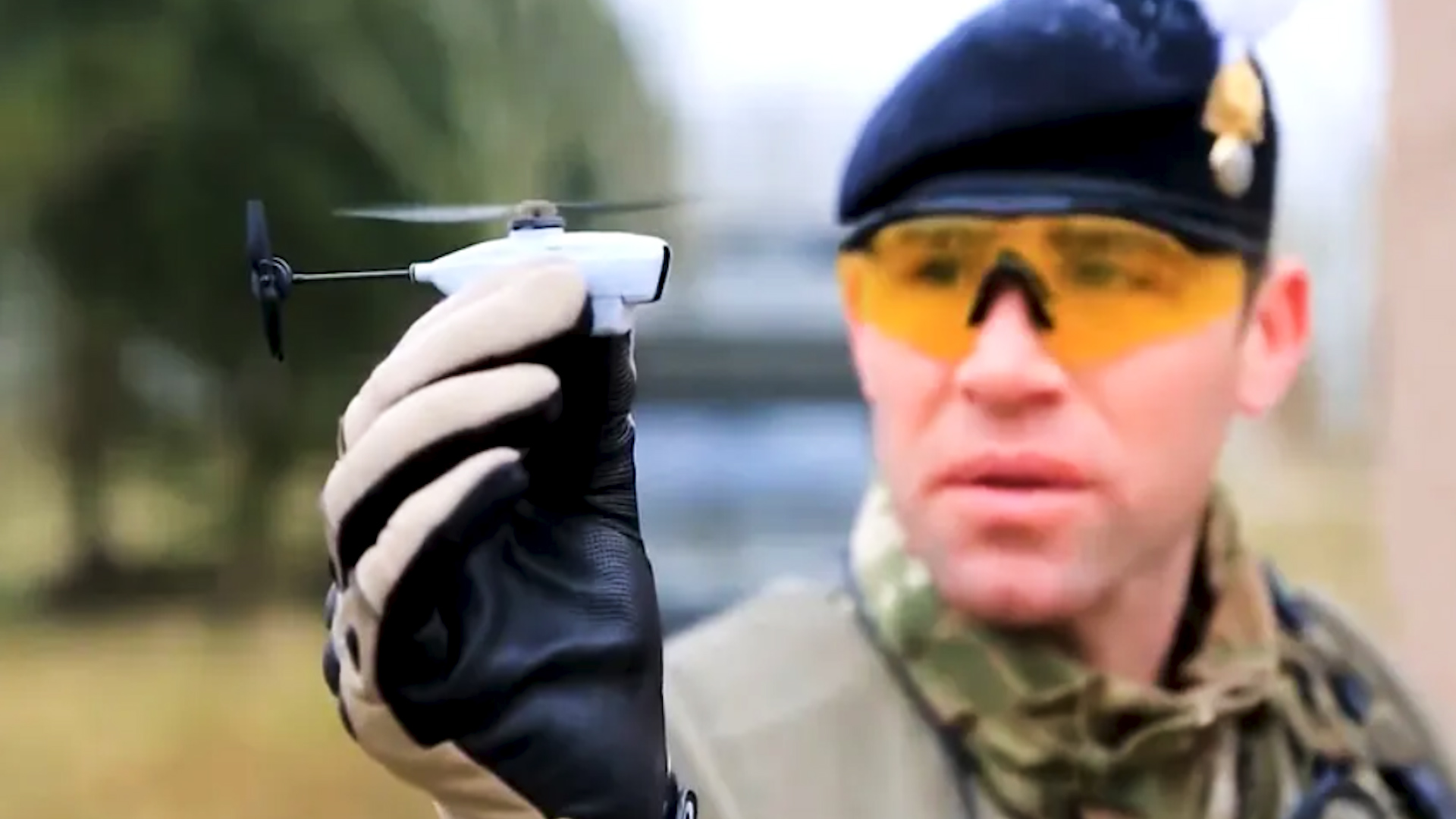 “黑蜂”微型侦察无人机,黑蜂无人机视频大全