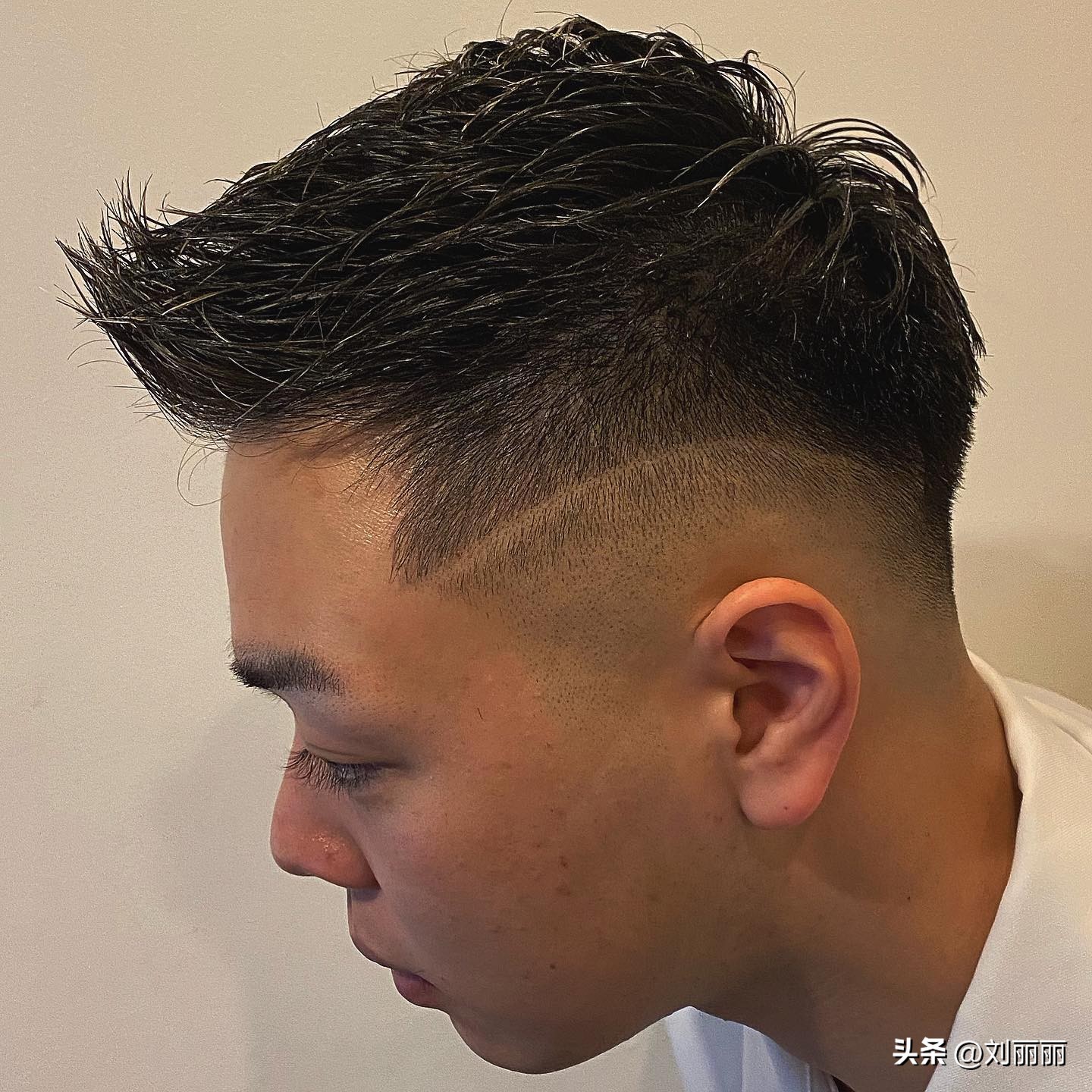 时下最流行的发型男士2020,2019年最值得剪的16款男生发型