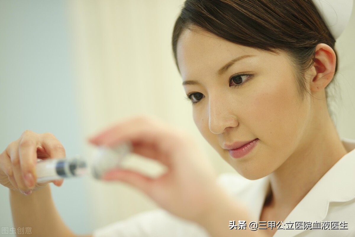 护士是不是挺辛苦的,护士很累吗工资待遇怎么样