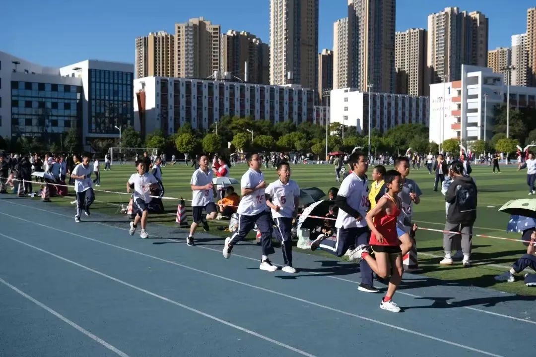 昆一中西山学校2023冬秋运动会,昆明西山学校2024届运动会