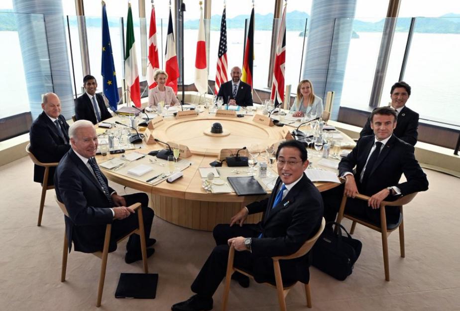 突发俄罗斯军舰,俄罗斯军舰突然开火视频