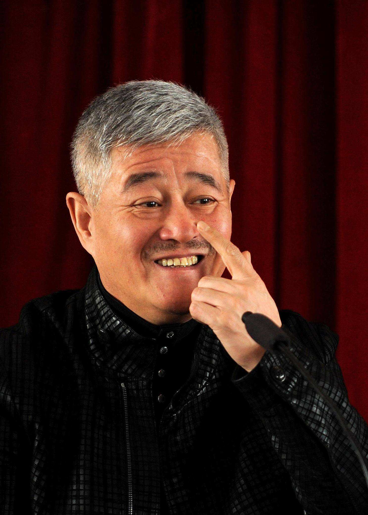 2月才到第10天，9位名人惹争议：郭德纲消失，赵本山被徒孙控诉