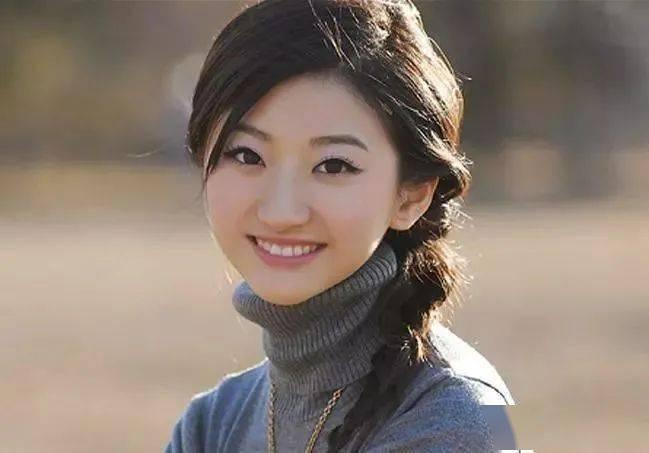 女子割双眼皮失败像瞪眼,女明星割双眼皮对比照