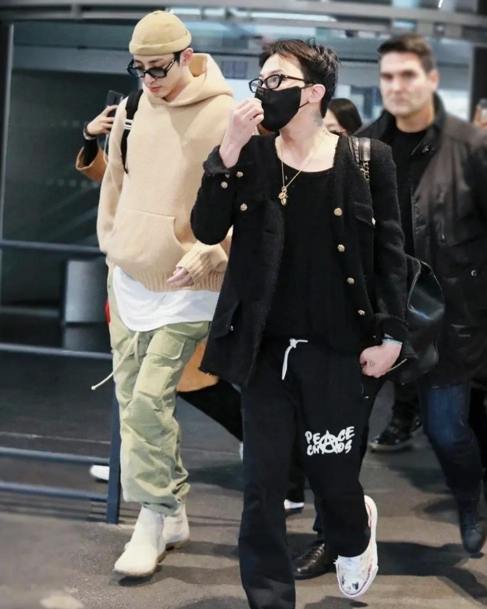 周杰伦昆凌和姆巴佩合照,周杰伦与姆巴佩合照