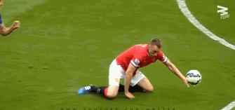 盘点足坛那些载入史册的名场面,用行动诠释责任与坚守