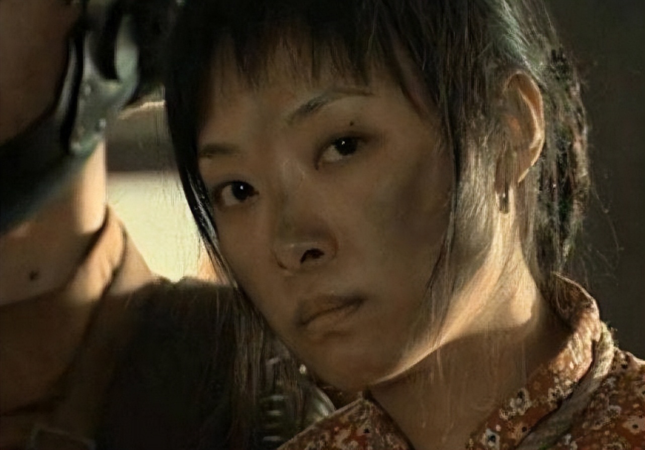 舍不得红唇眼线假睫毛，就别演女兵，这6位女星扮相才叫尊重观众