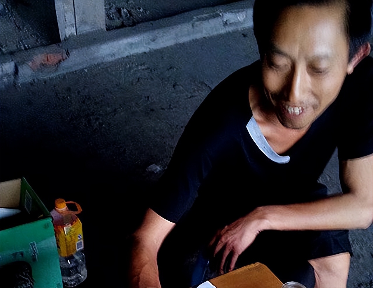 拾荒男子梦到一等奖数字，花18年写出彩票秘籍，直言：能赚800亿