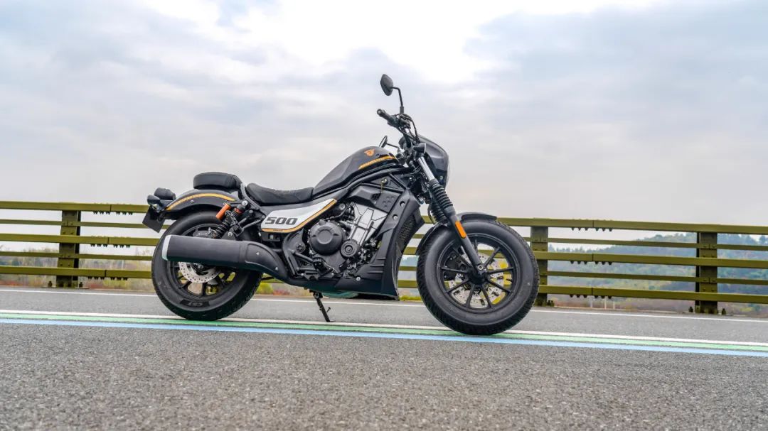 cm500苍云500实车对比,23款香帅苍云500max最近价格