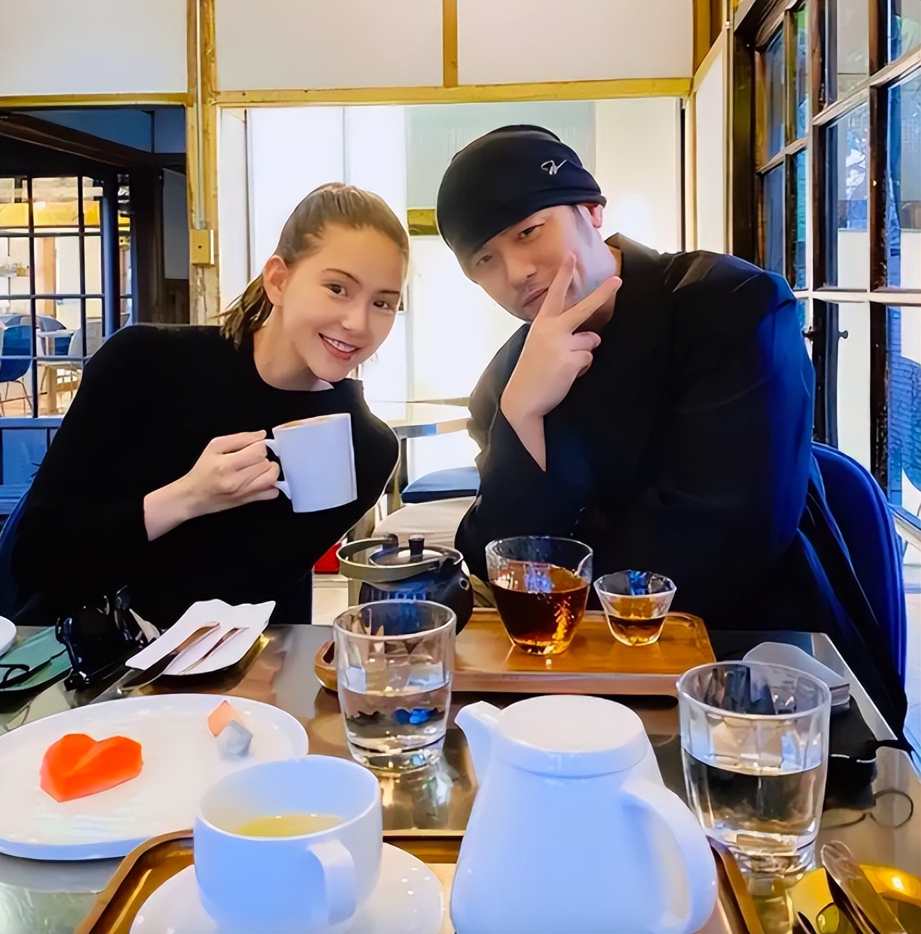 昆凌靠周杰伦成为明星,中专毕业的昆凌为何被周杰伦独宠