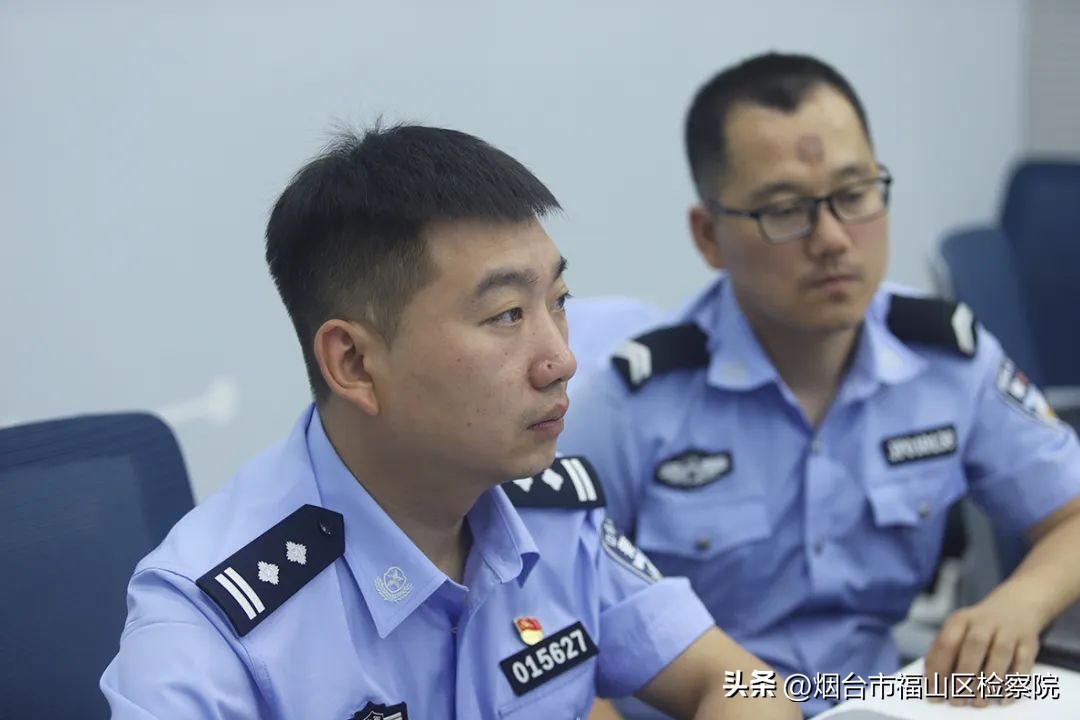 这个“铲球”动作真帅！民警街头抓小偷，18秒视频刷爆朋友圈