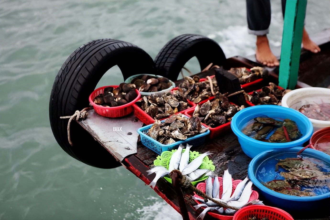 越南下龙，我在船上买海鲜
