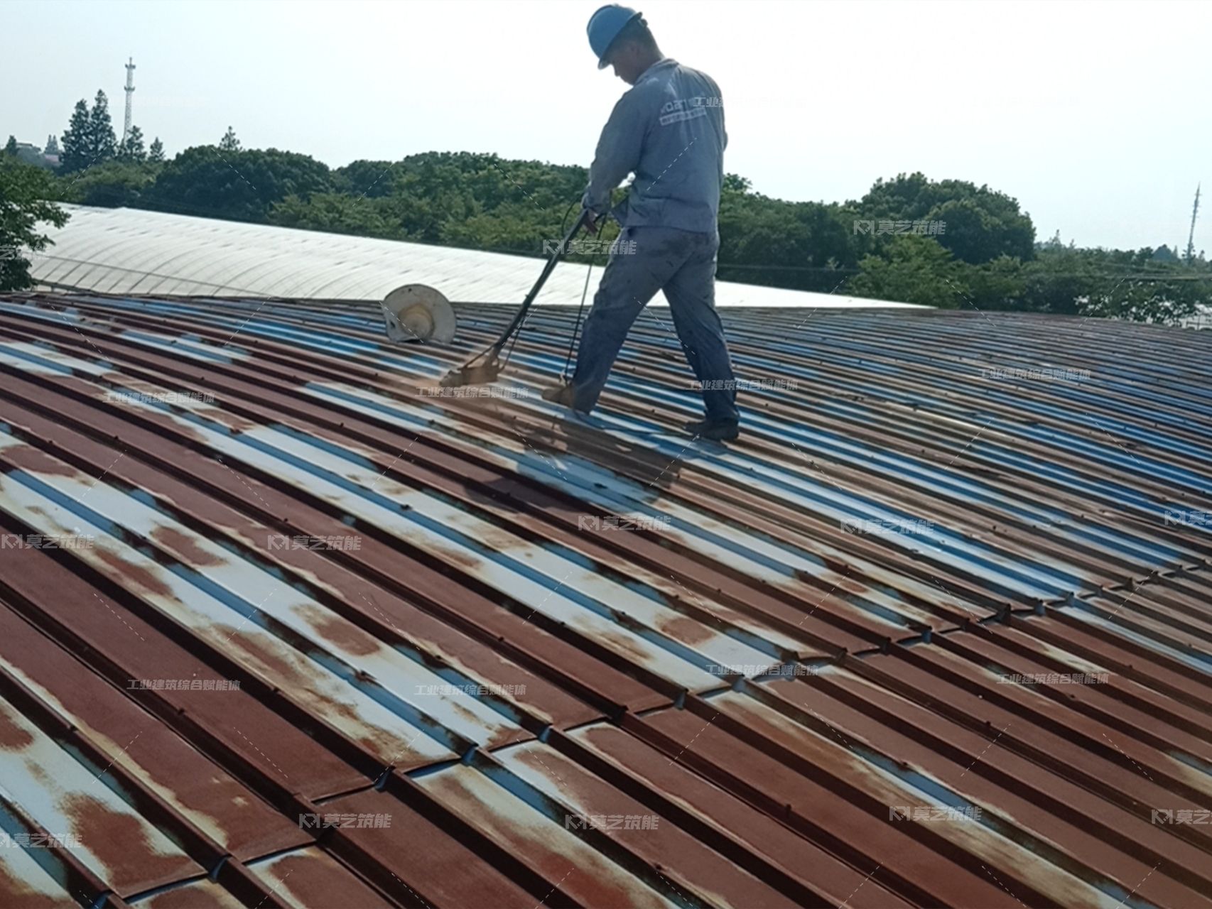 彩钢瓦翻新不起皮不爆裂,彩钢瓦上油的漆为什么起皮