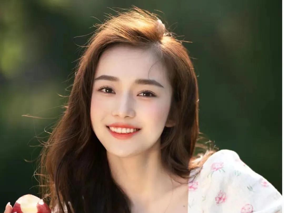 完结，bl多疑且疯批攻×佛系且果断受《反派是个黑切白》